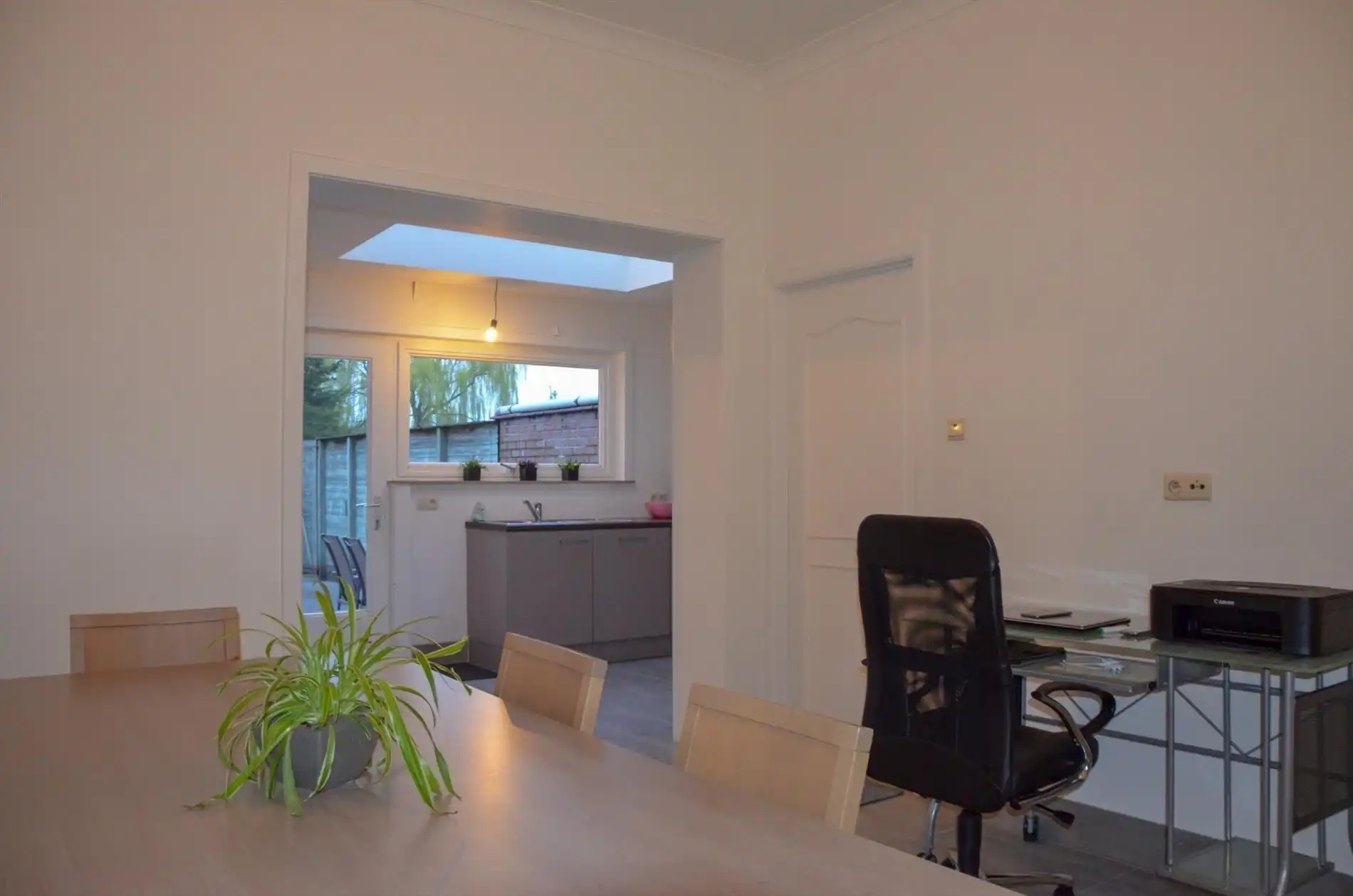 Woning met 3 slaapkamers en ruime stadskoer. foto 6