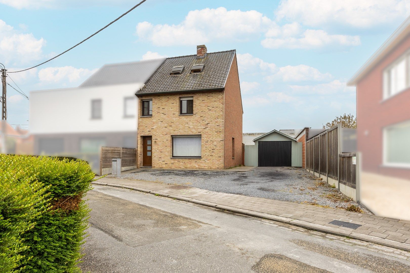 Halfopen woning met fantastisch grote tuin!  foto {{pictureIndex}}