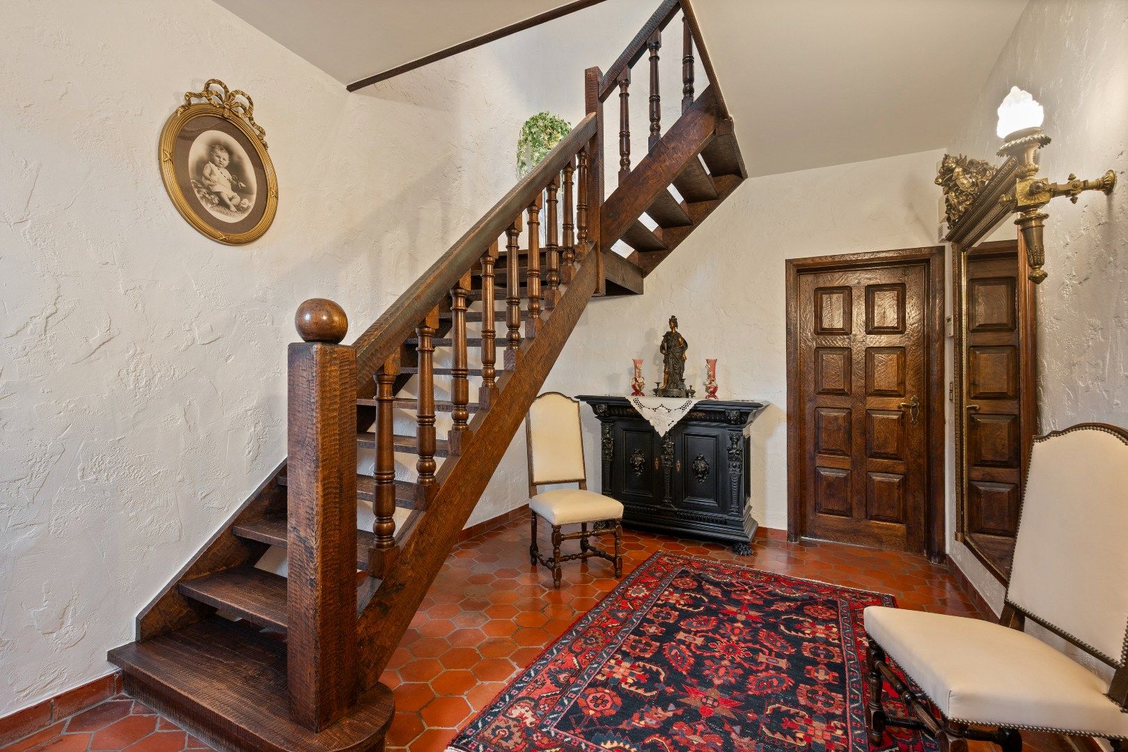 KWALITATIEF AFGEWERKTE VILLA IN RUSTIGE WIJK MET EPC B (172), 4 SLPKS, DUBBELE GARAGE EN 325M² BEW. OPP. foto 16