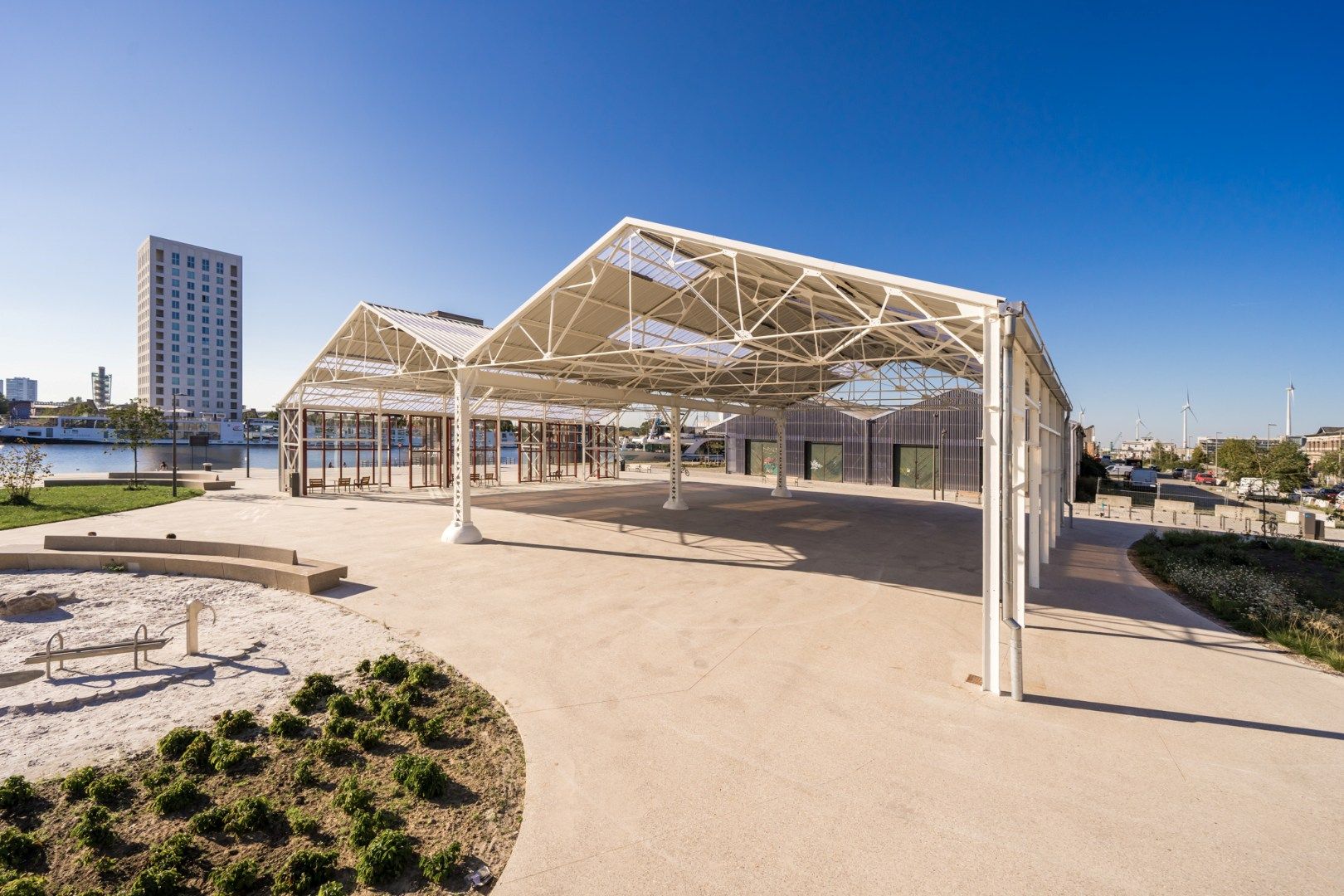 Stijlvol wonen in het hart van de Cadix-wijk foto 28