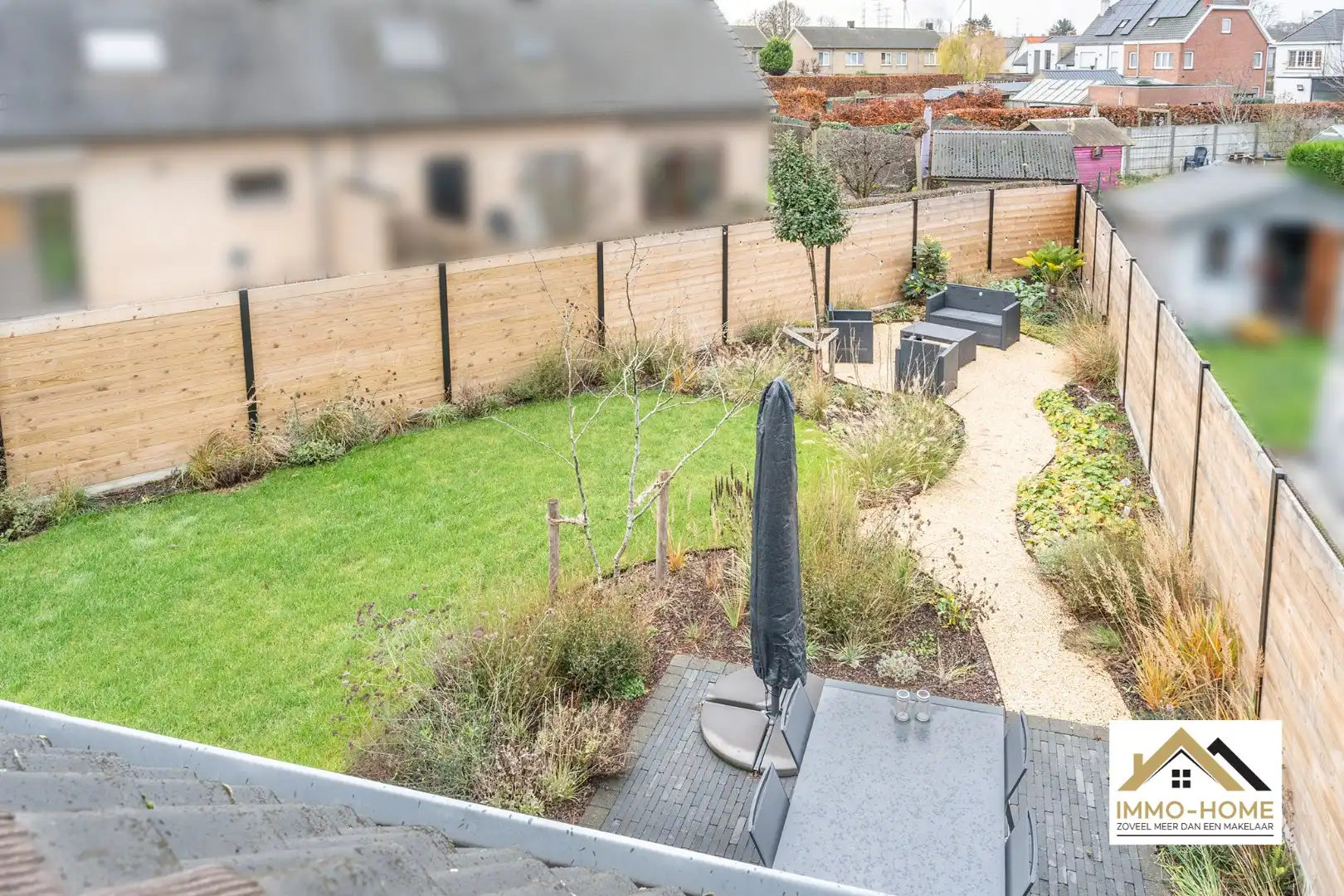 Prachtige HOB met zonnepanelen in een doodlopende straat! foto 14