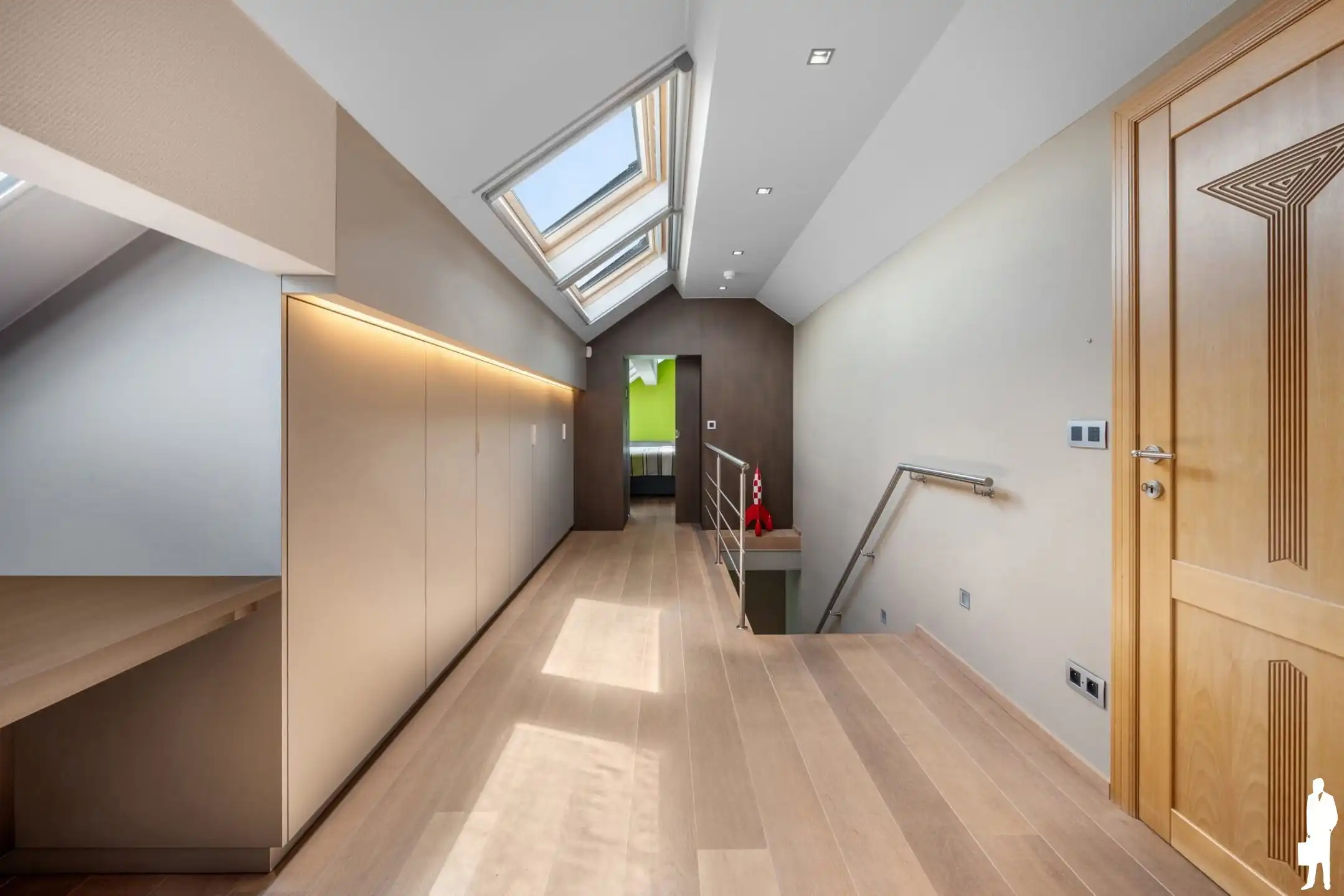 Prachtige woning met 5 slaapkamers, 2 badkamers en bijgebouw foto 25