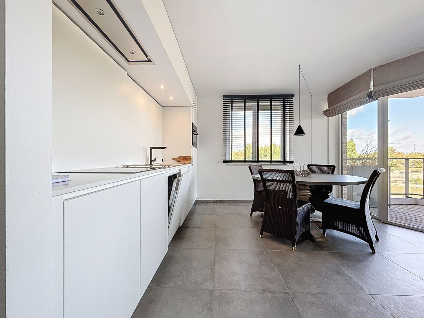 Rustig gelegen hoekappartement gelegen aan het water in Nieuwpoort-stad foto 5
