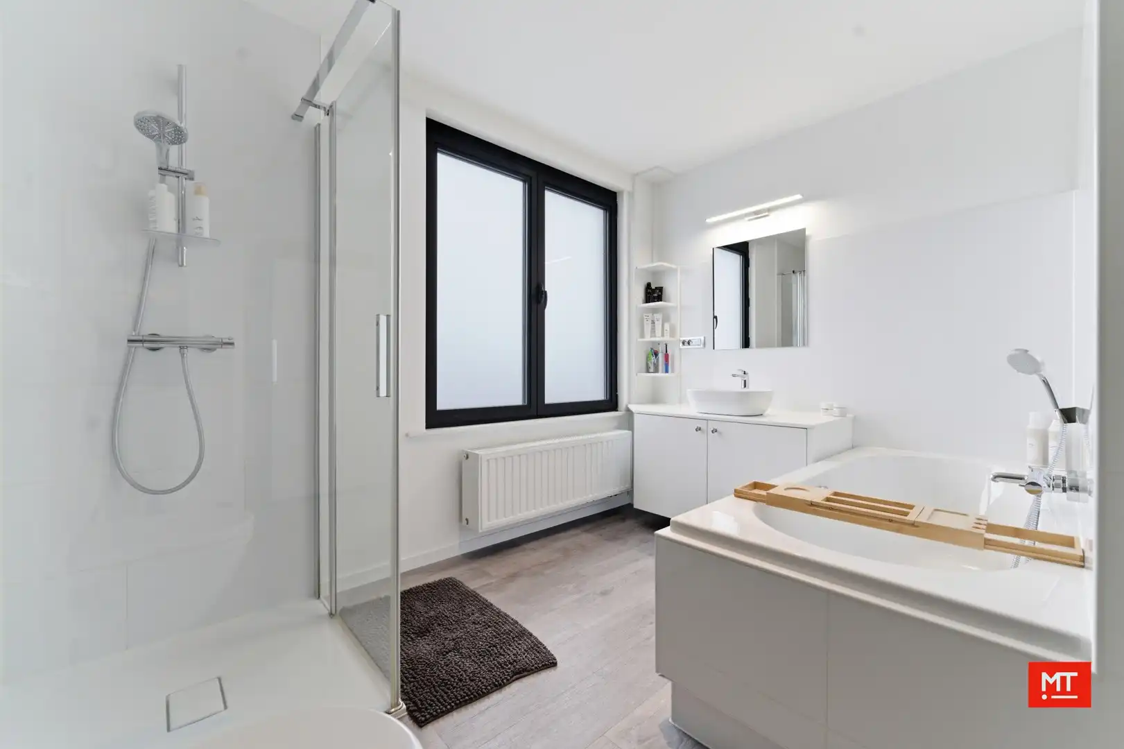 Centraal gelegen instapklare woning met 3 slaapkamers, zonnige tuin en praktijkruimte in Langemark foto 13