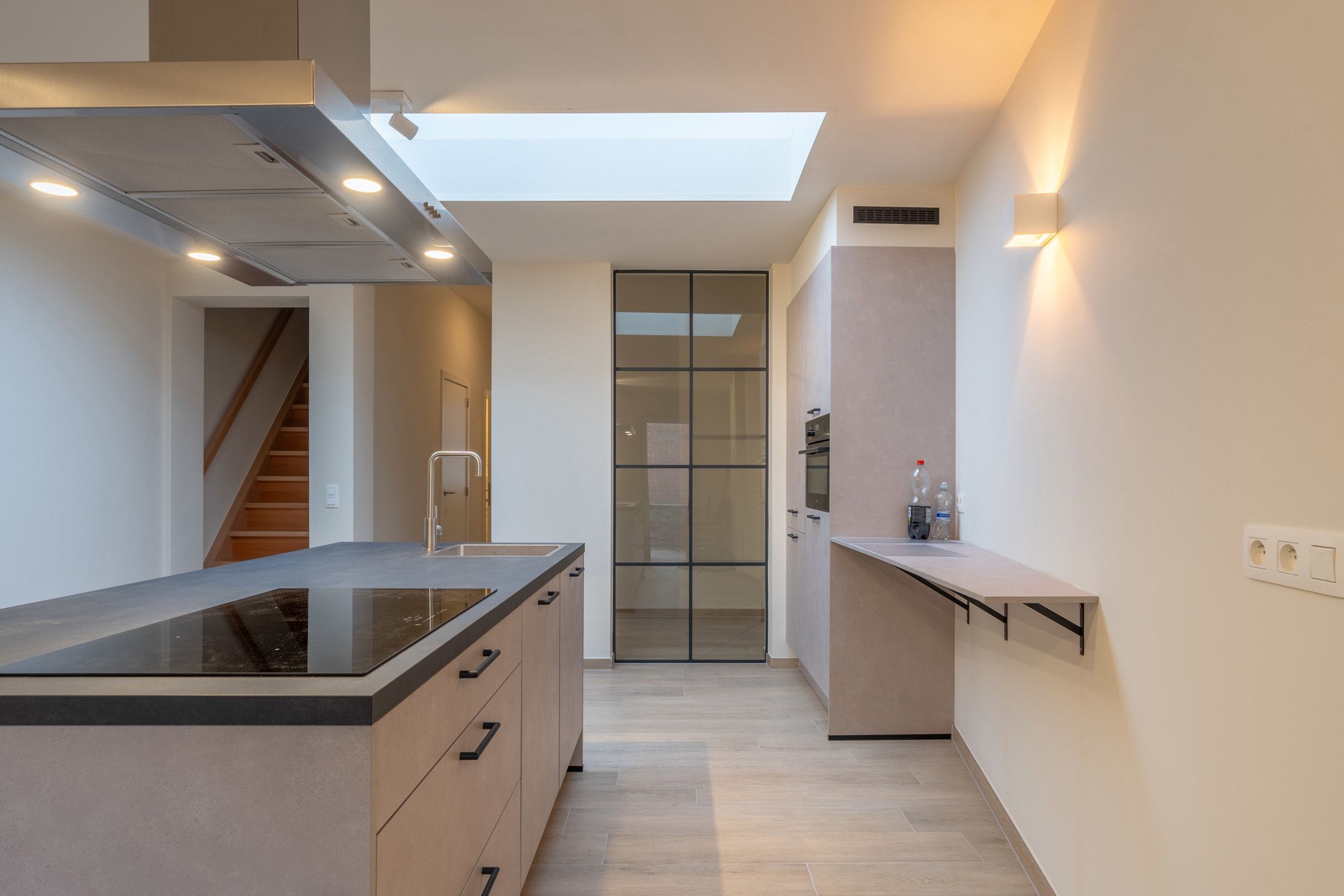 Stadswoning met 3 slpk's, tuin en dubbele garage te Turnhout foto 3