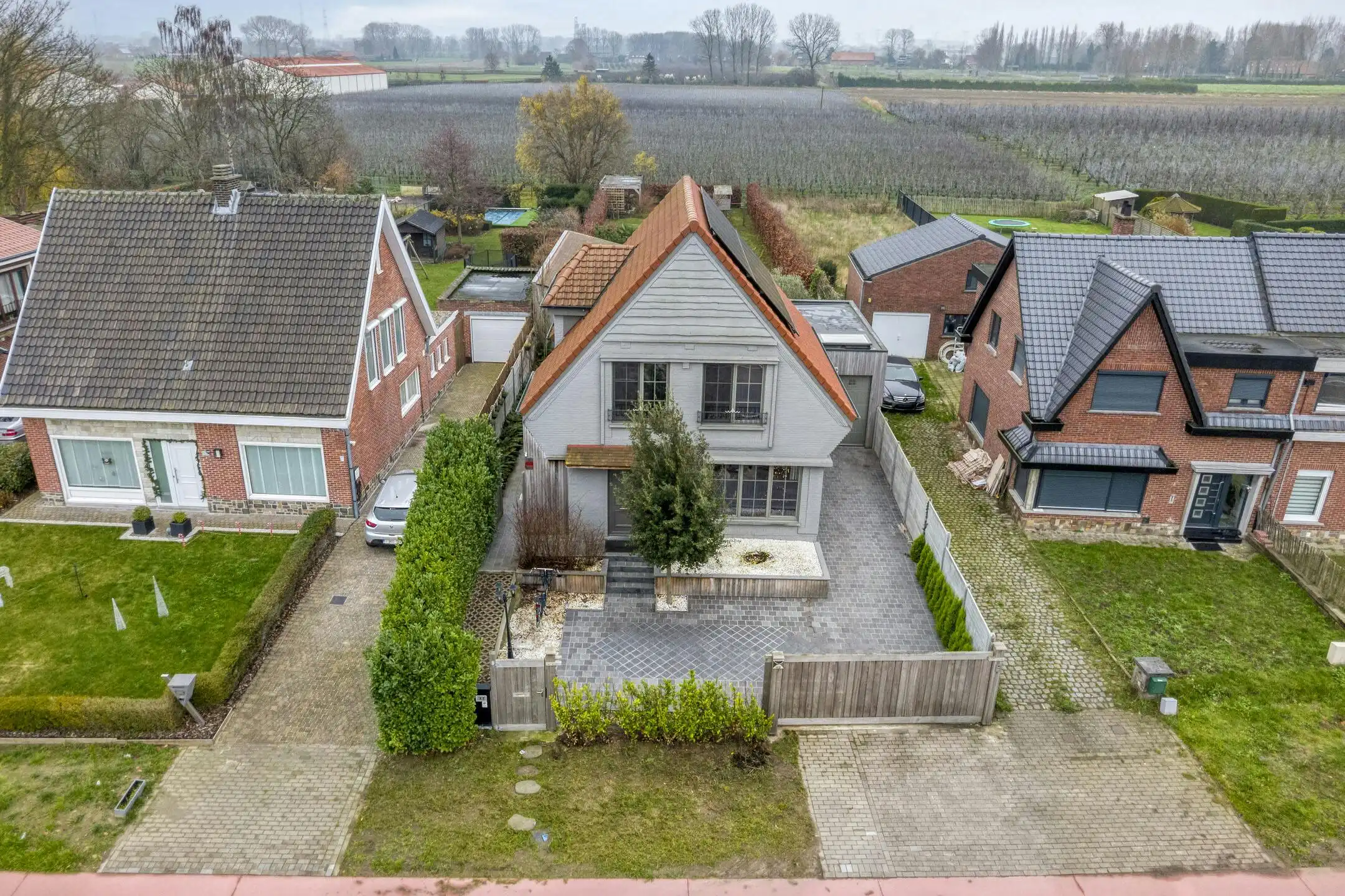 Gerenoveerd vrijstaand huis met zwembad, poolhouse en tuin foto 40