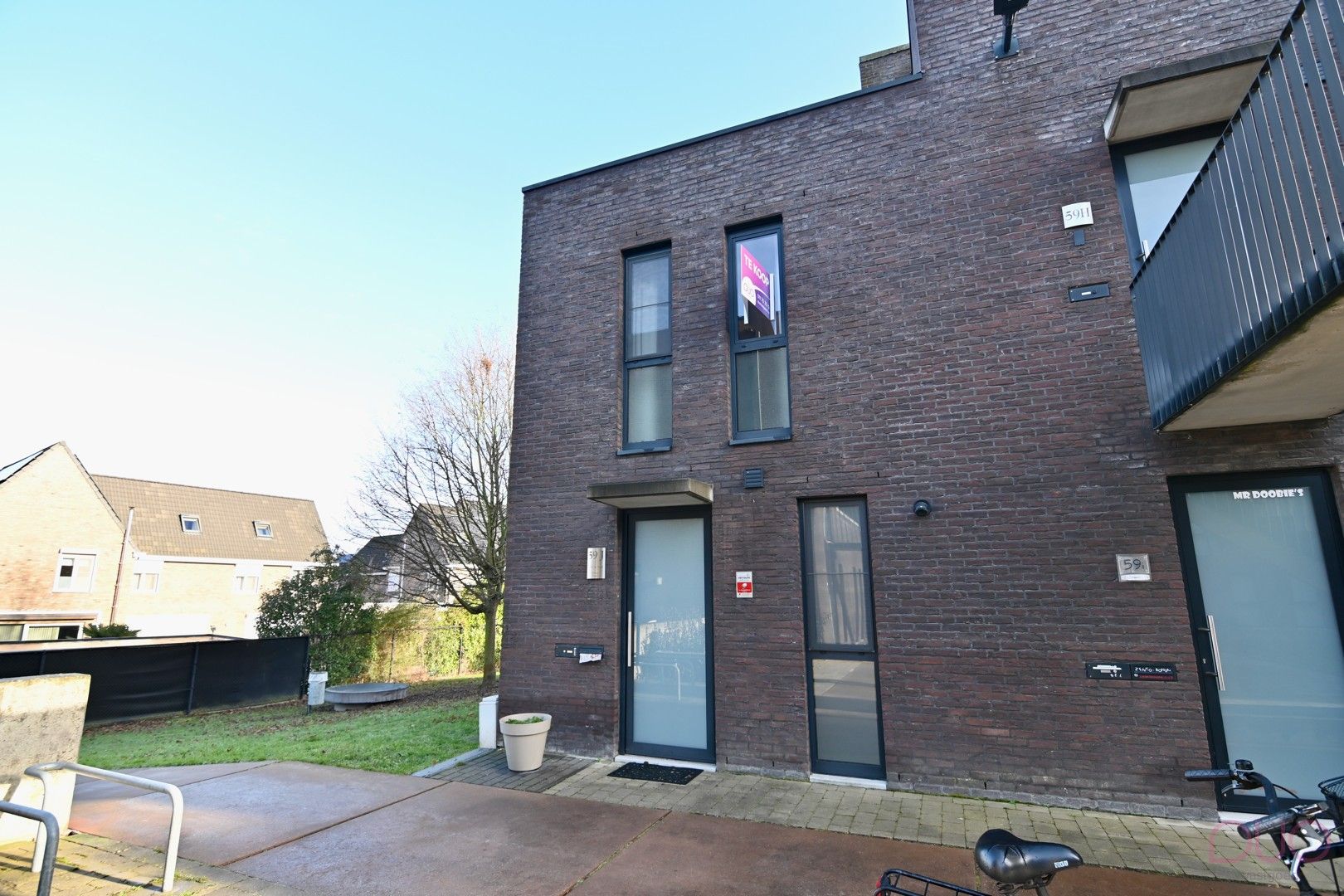 Instapklare, rustig gelegen woning in het hartje van Sint-Truiden foto {{pictureIndex}}