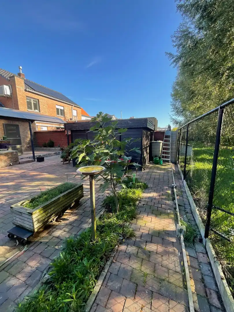 Landelijk gelegen woning met garage foto 17