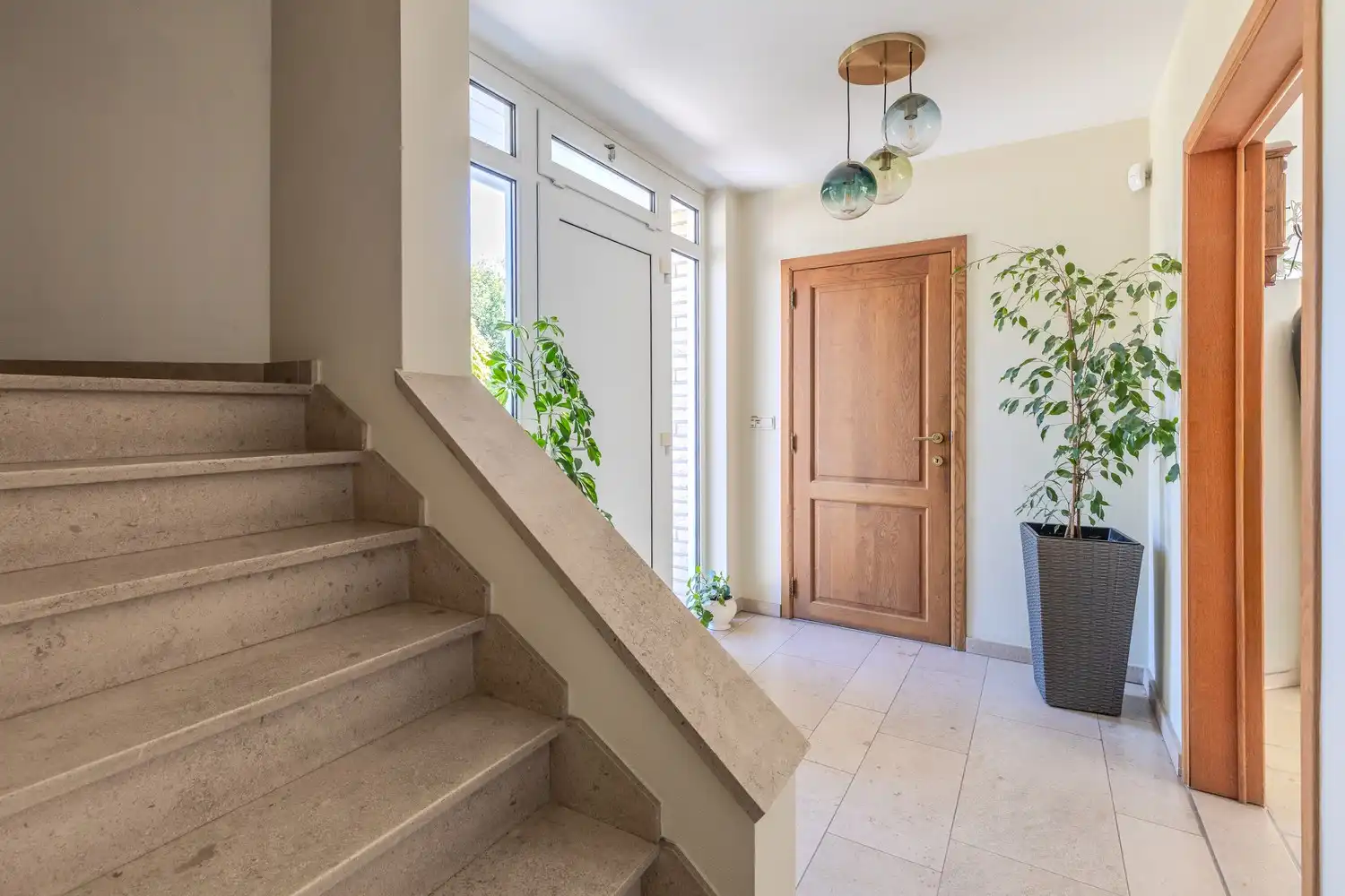 Ruime, instapklare vrijstaande woning met 5 slaapkamers en 3 badkamers in het gezellige Neerharen! foto 8