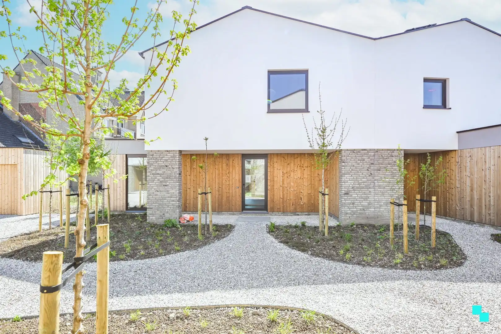 Halfopen nieuwbouwwoning in houtmassiefbouw foto {{pictureIndex}}