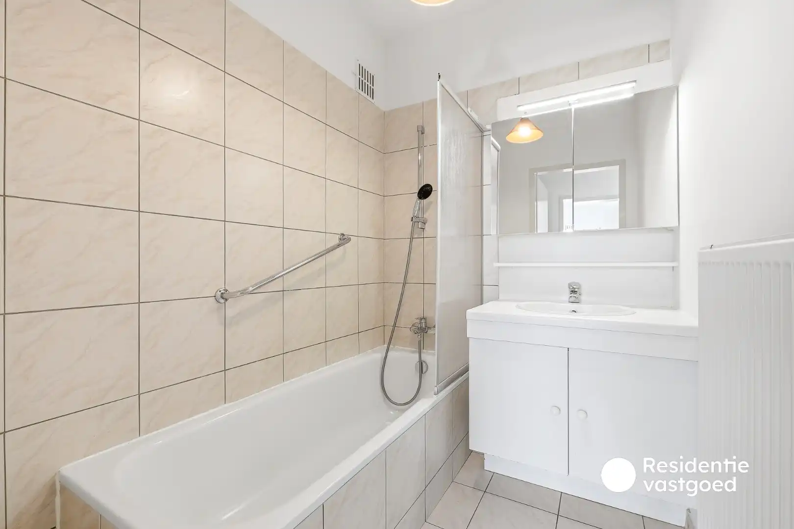Instapklaar 2-slaapkamerappartement met garage in Blankenberge foto 16