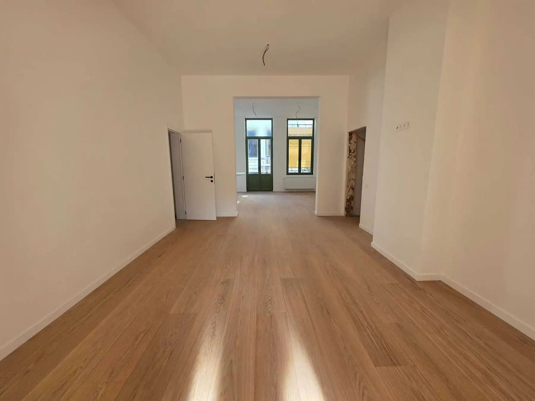Volledig gerenoveerd appartement van 65 m² met 1 slaapkamer en balkon nabij Zurenborg foto 4