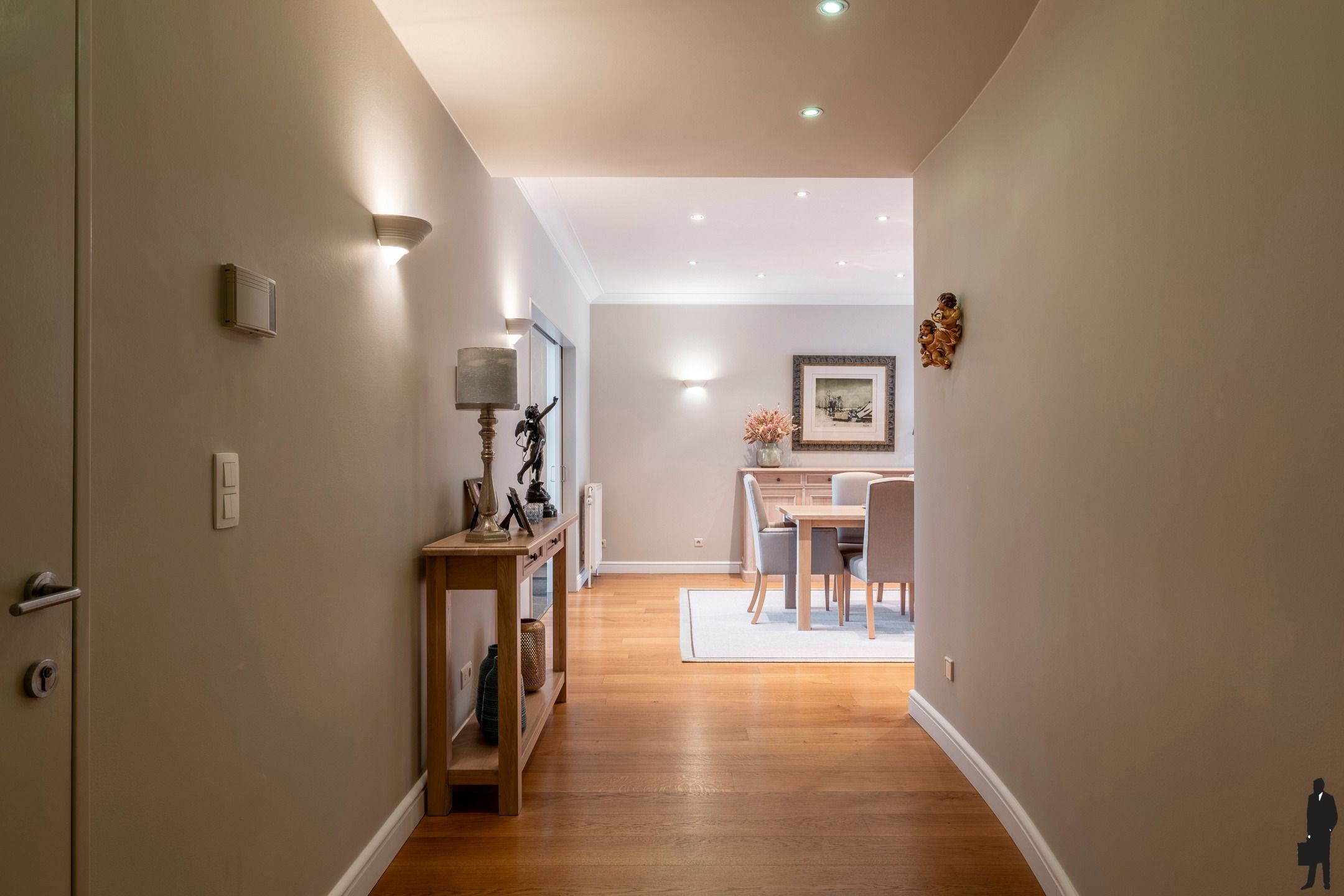 Stijlvol gelijkvloers appartement met binnenterras, tuin en binnenzwembad met wellness. foto 18