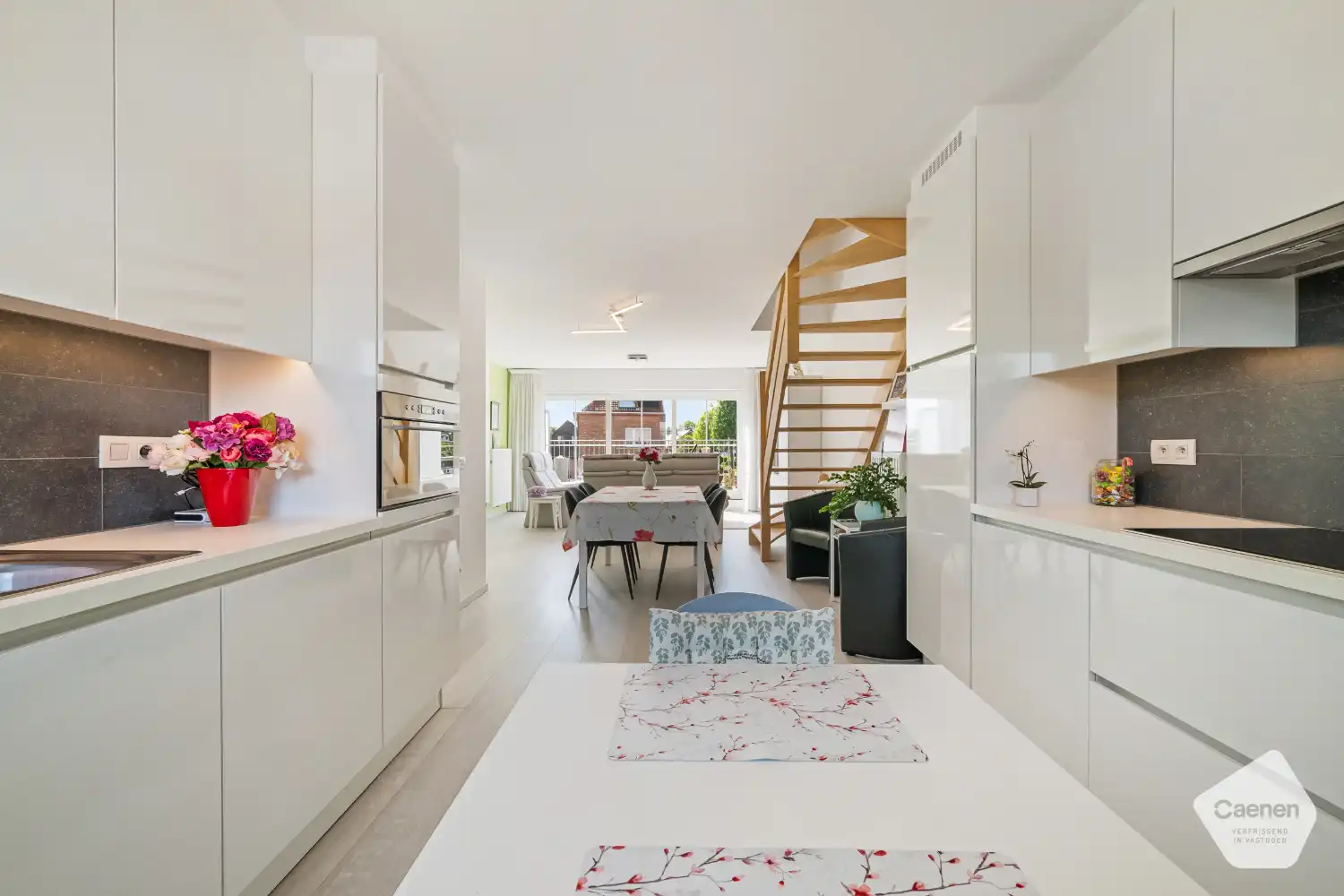 Modern duplexappartement met twee slaapkamers op uitstekende locatie foto 3