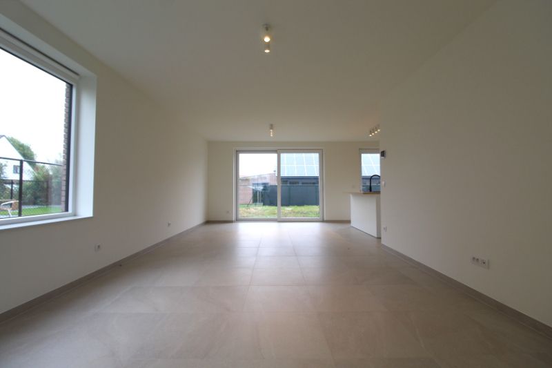 Energiezuinige nieuwbouwwoning te huur in rustige wijk te Sijsele foto 2