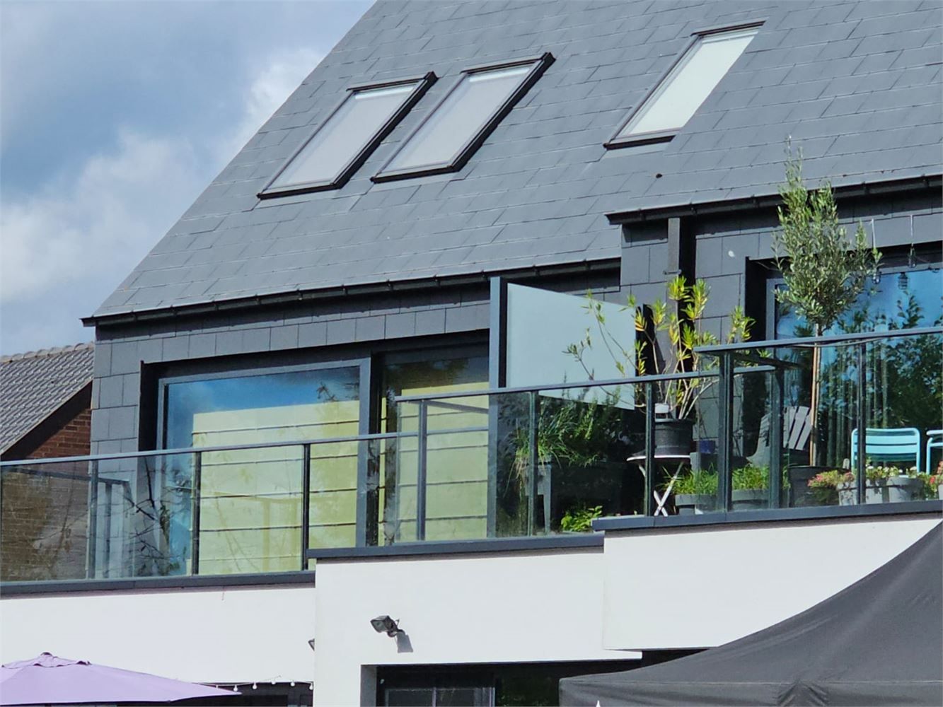 Duplex appartement met 3 slpks, terras (12,63m²) en 3 parkeerplaatsen (Moerbeke) foto 3
