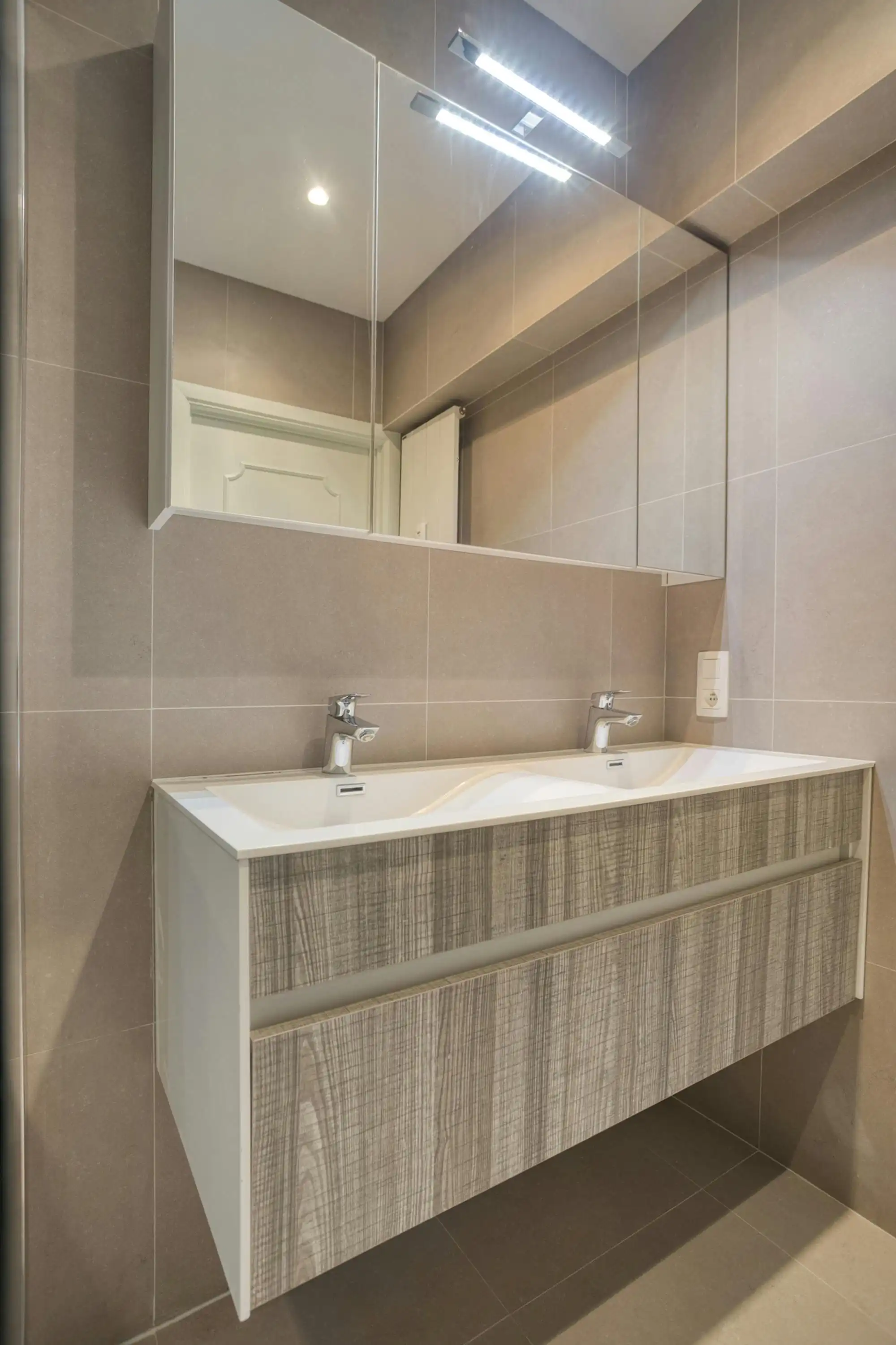 Instapklaar 2-slaapkamerappartement met twee terrassen foto 13