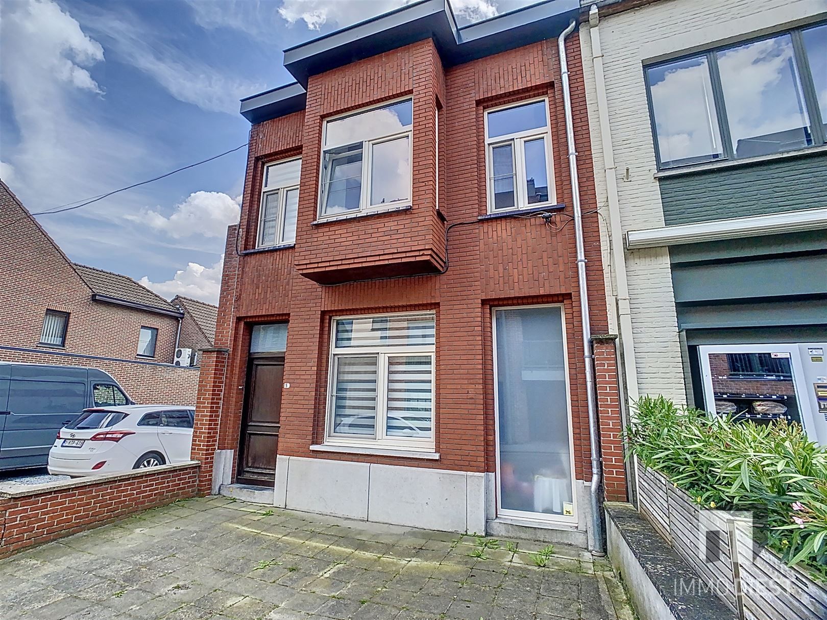 Hoofdfoto van de publicatie: Gerenoveerde centrum woning met zuidgerichte tuin!