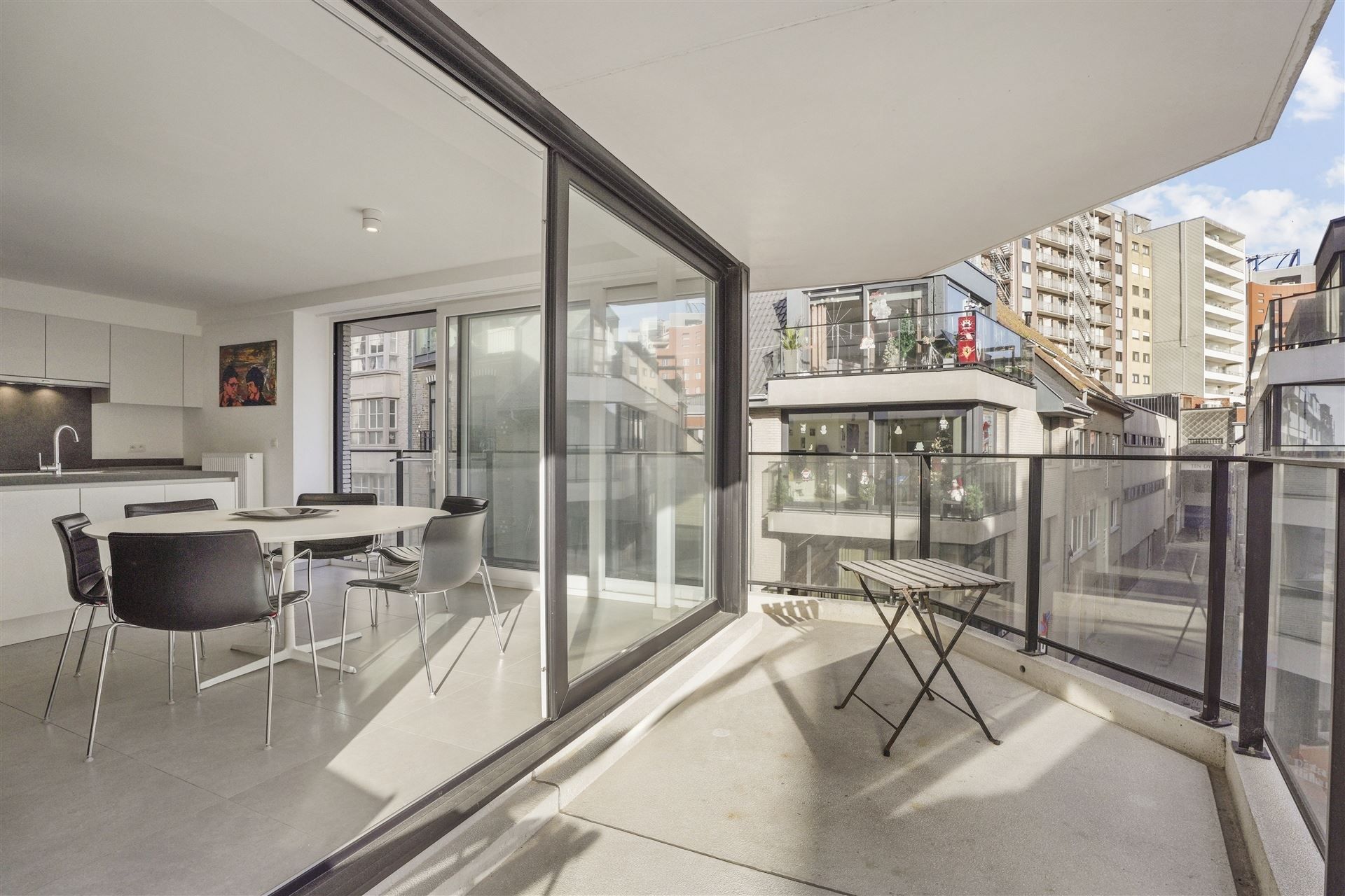 INSTAPKLAAR / RECENT GEBOUW  foto 7