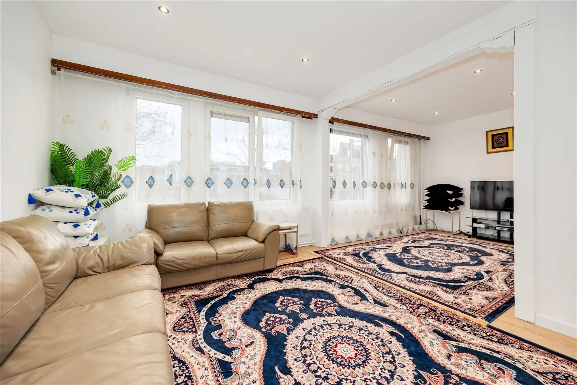 Gerenoveerd 3 slaapkamer appartement in centrum Mortsel foto 2