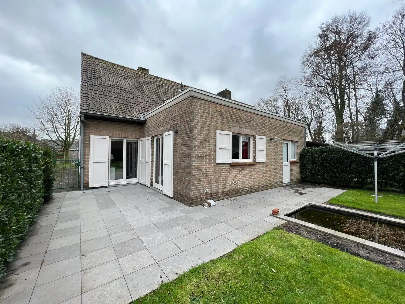 Ruime gezinswoning met zonnige tuin foto 12