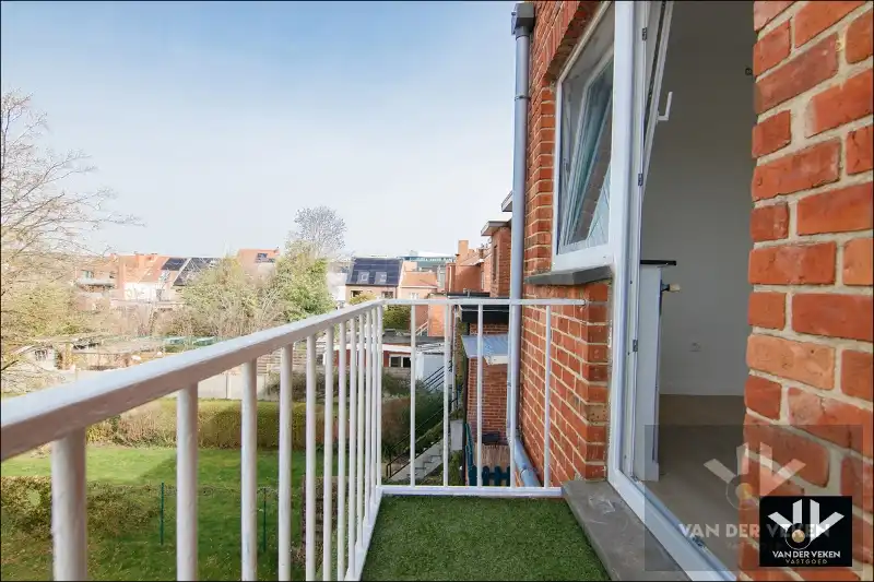 Lichtrijk en instapklaar appartement met 2 slaapkamer en terras gelegen in hartje Runkst foto 12