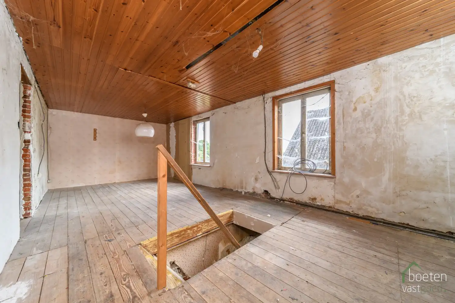 BEVEREN AAN DE IJZER: Renovatieproject en/of (deels) te slopen woonhuis met zuidgerichte tuin op 279m² grondopp. foto 11