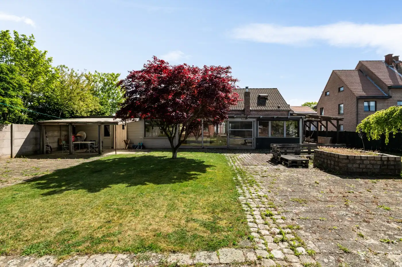 Charmante, te renoveren woning met ruime groene tuin foto 31