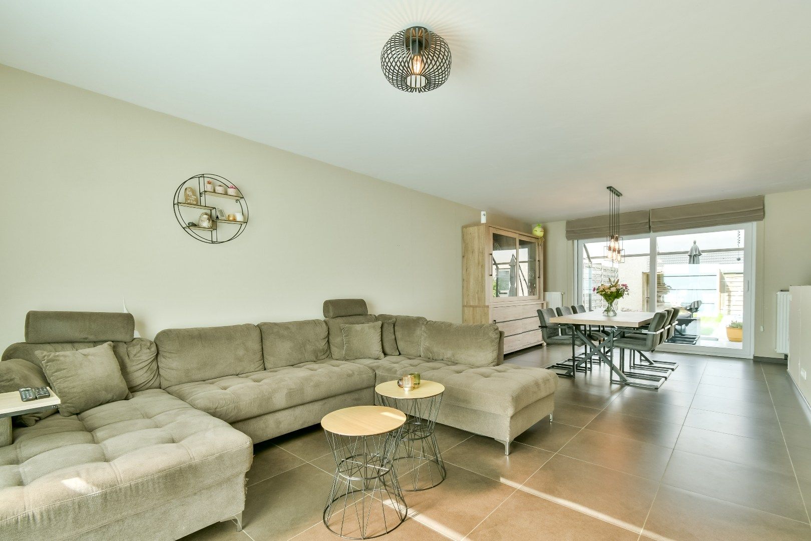 Energiezuinige woning in een rustige straat! foto 3