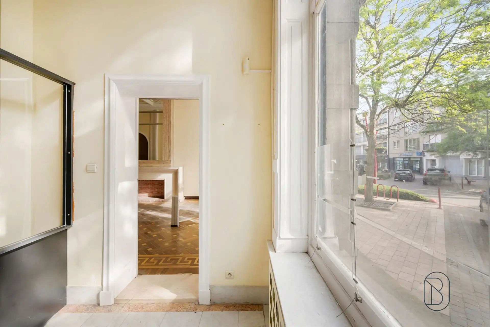 Authentieke herenwoning (6 appartementen, kantoor, parking) foto 18