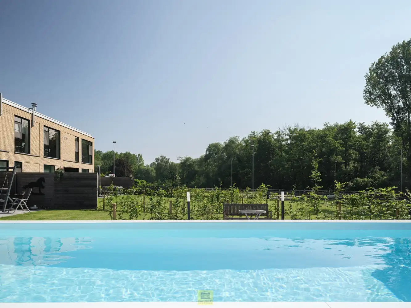 Uitzonderlijk pand - manege met gastenverblijf foto 4