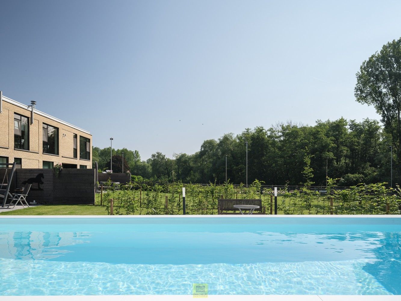 Uitzonderlijk pand - manege met gastenverblijf foto 4