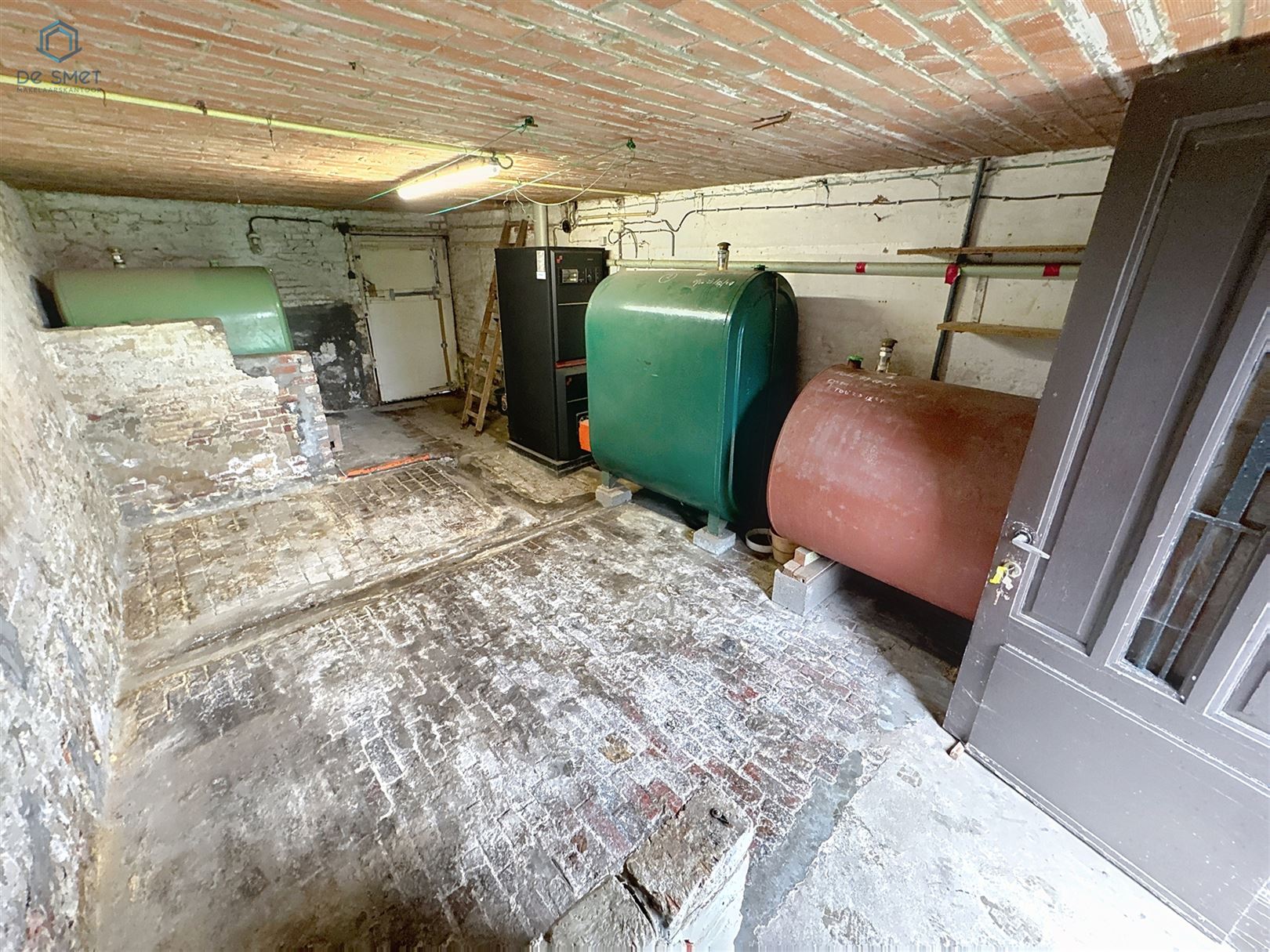 Charmante te renoveren gezinswoning met 4 slaapkamers, garage en grote tuin rustige ligging in Viane foto 19