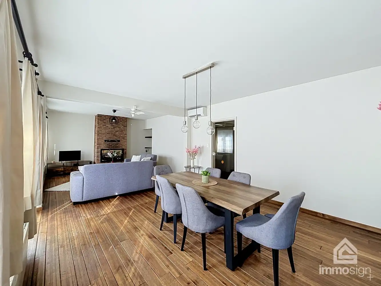 Ruim triplex appartement met vier slaapkamers in hartje Bocholt! foto 3