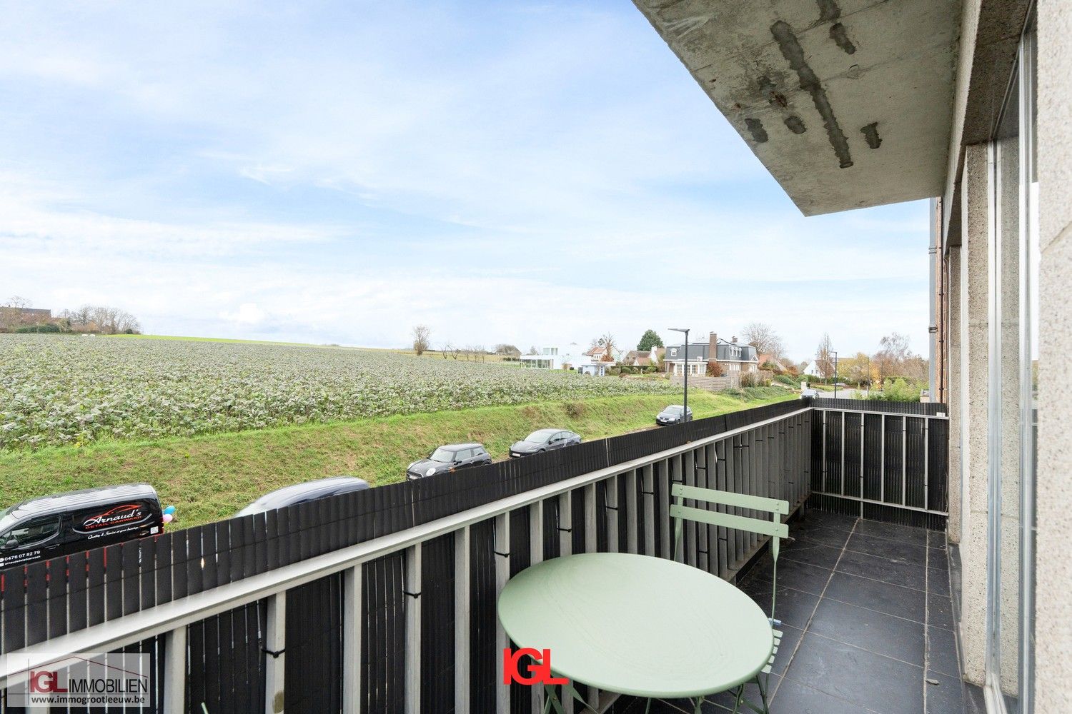 Ruim en licht appartement met 3 slaapkamers, groot terras en garage nabij centrum Sint-Pieters-Leeuw foto 3