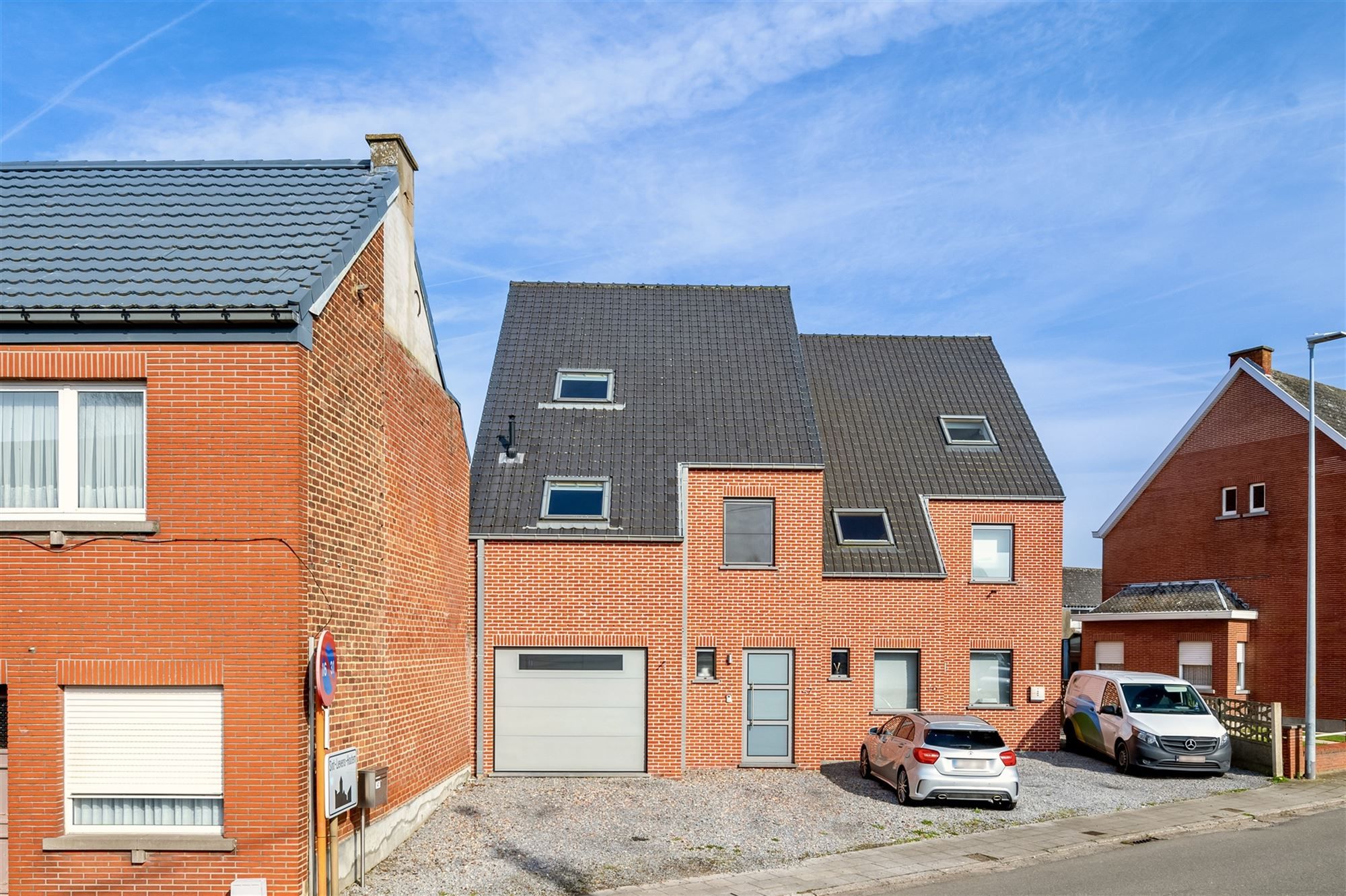 Knappe energiezuinige woning met 3 slpks, garage en tuin foto 2