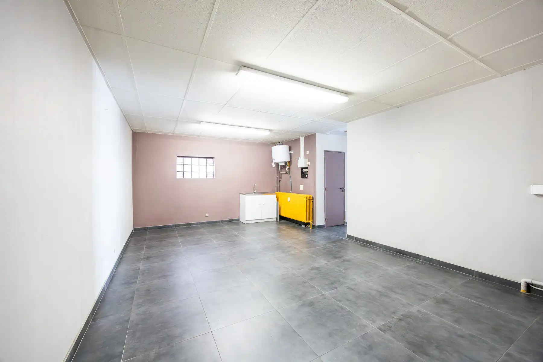 Instapklaar en ruim handelspand op centrale locatie foto 12