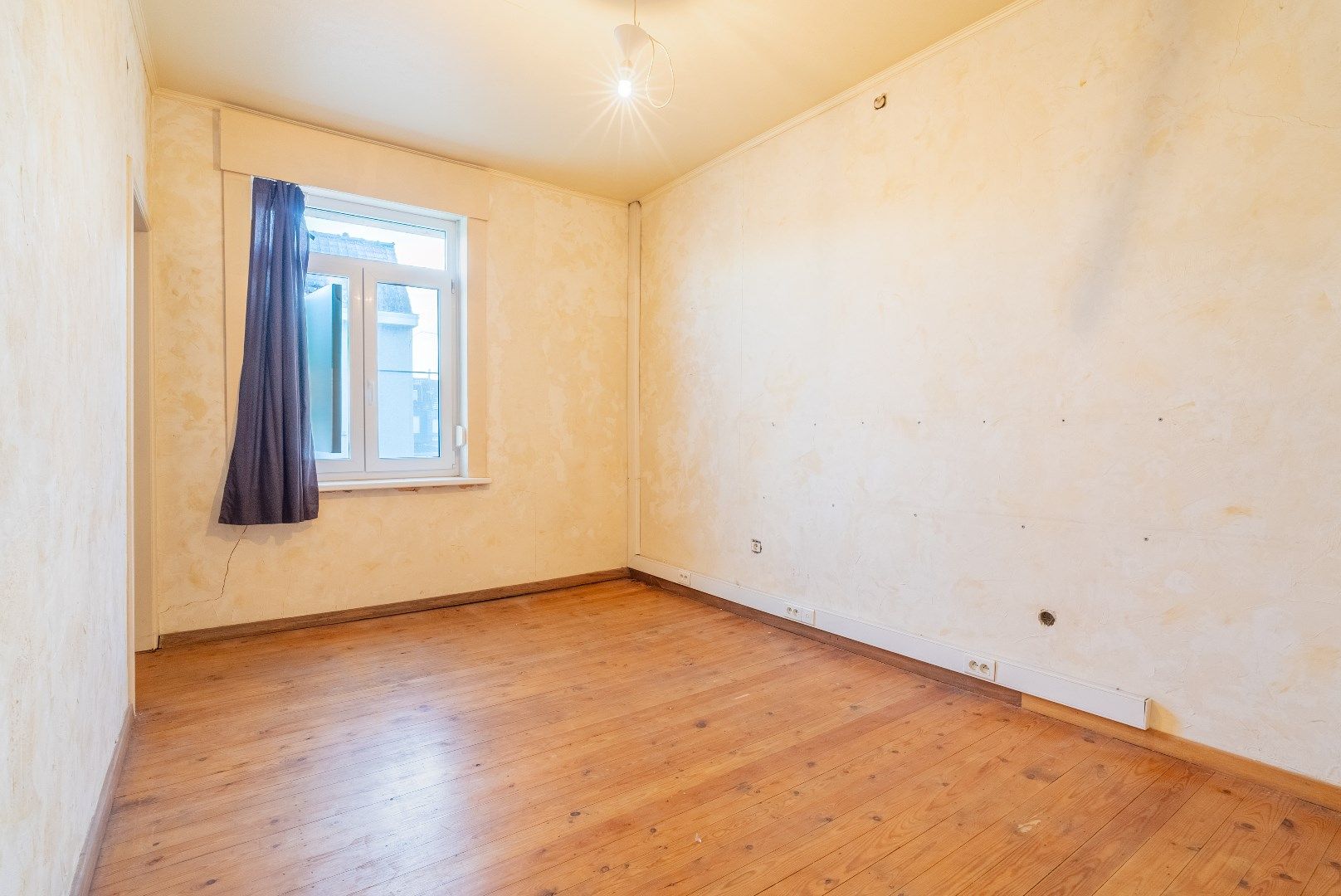 Ruime hoekwoning met tuin en garage foto 9