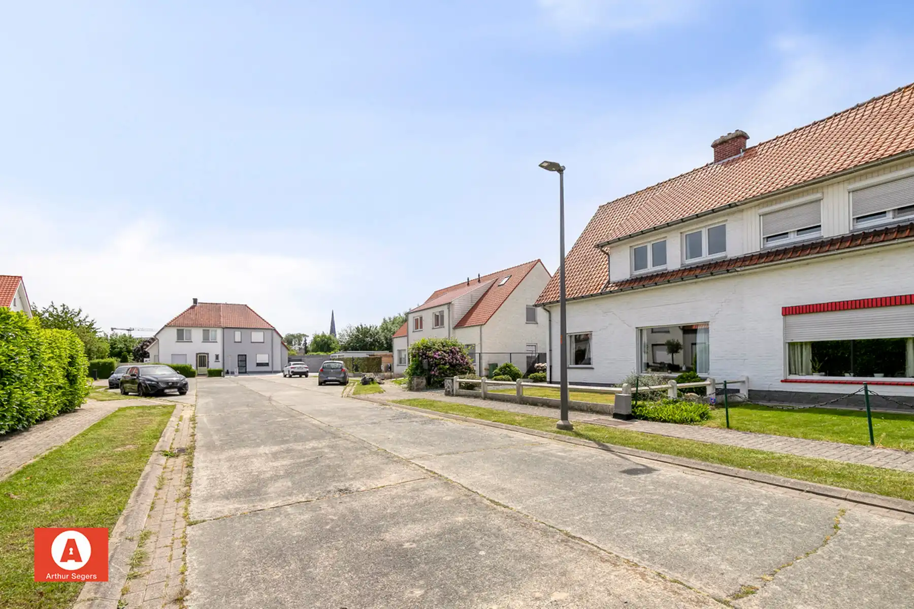 Te renoveren woning in doodlopende straat foto 2
