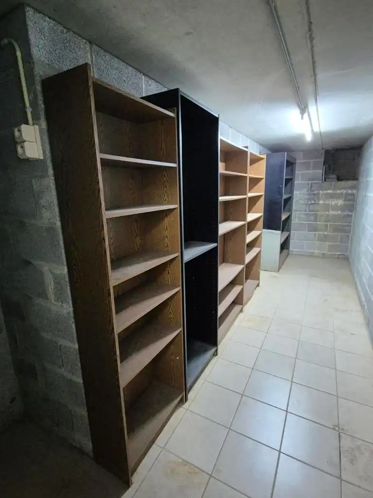 Ruim appartement met kelder en 2 autostaanplaatsen foto 20