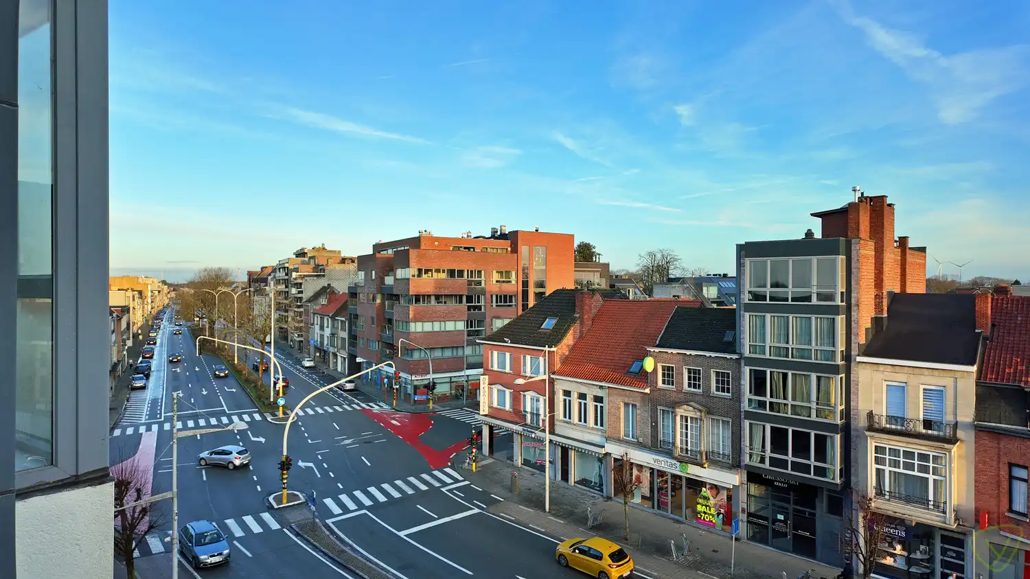 Lichtrijk appartement met panoramisch uitzicht op de Markt van Eeklo! foto 15