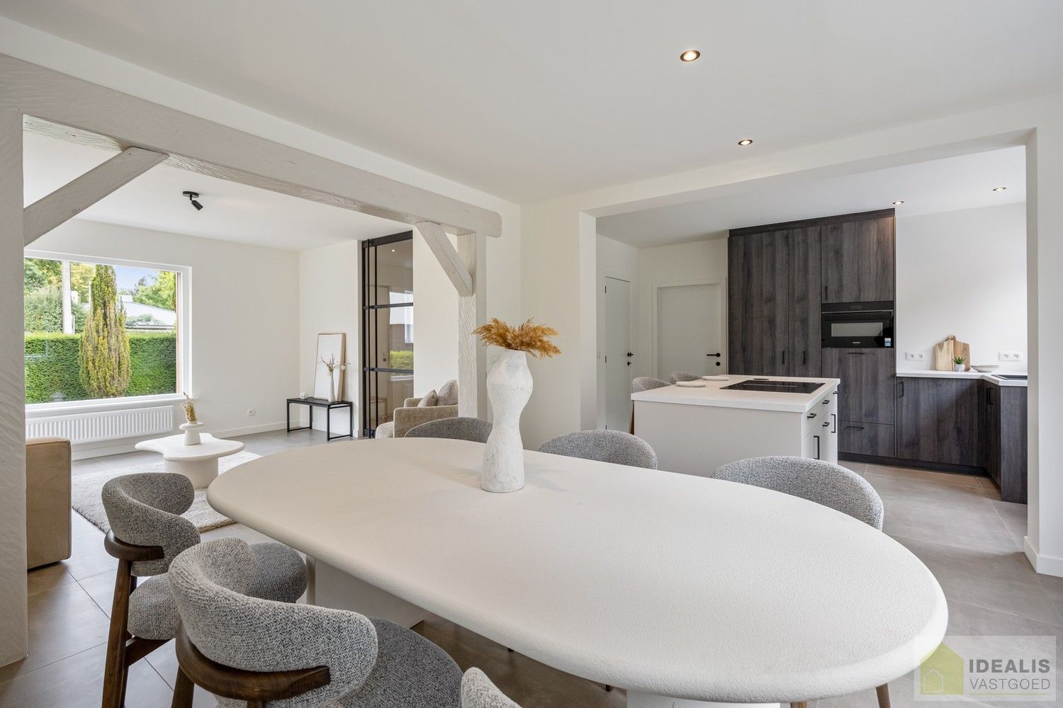 PRACHTIG GELEGEN EN INSTAPKLARE VILLA IN NIEUWBOUWSTAAT! foto 14