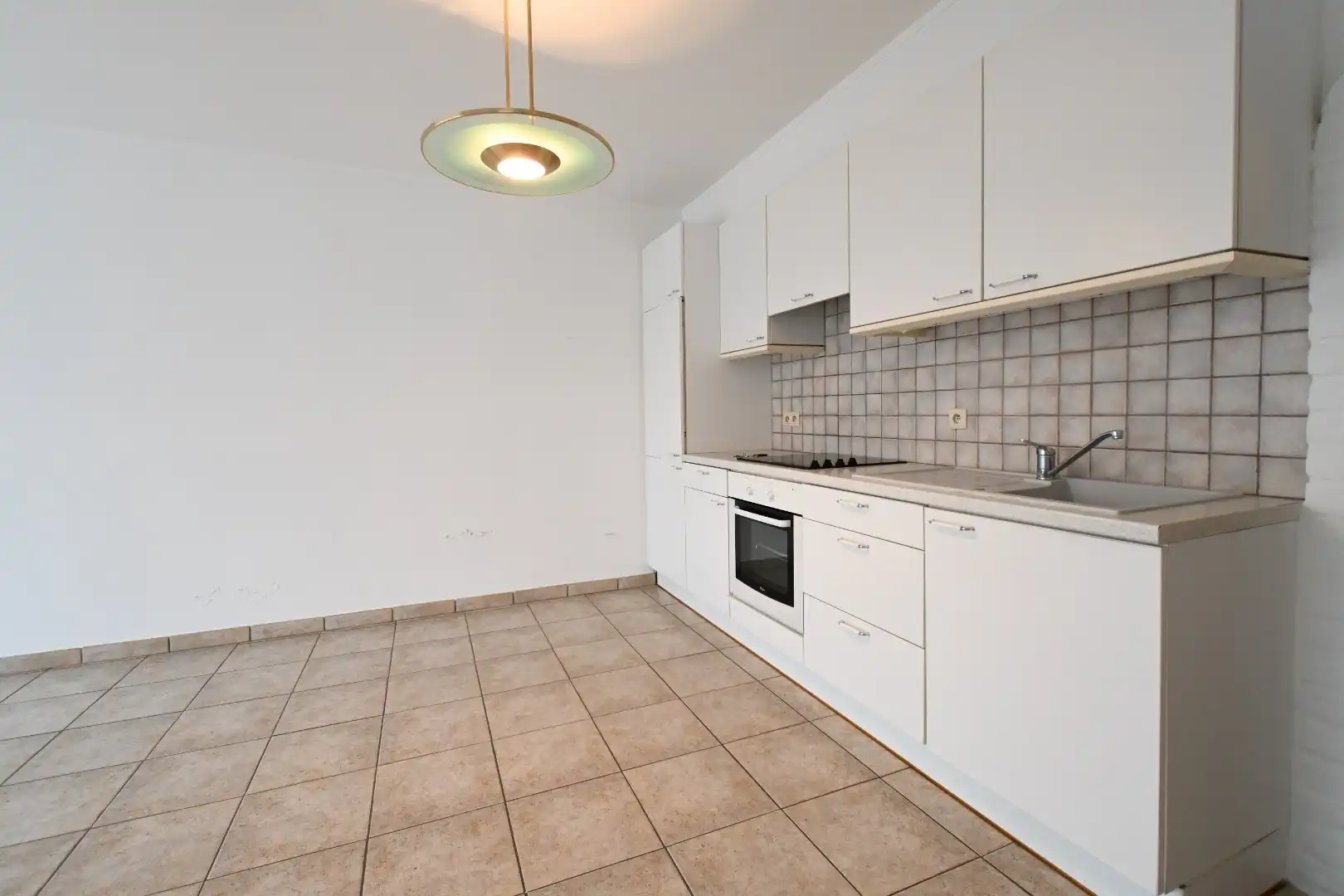 Gelijkvloers appartement met 2 slaapkamers en garage foto 2