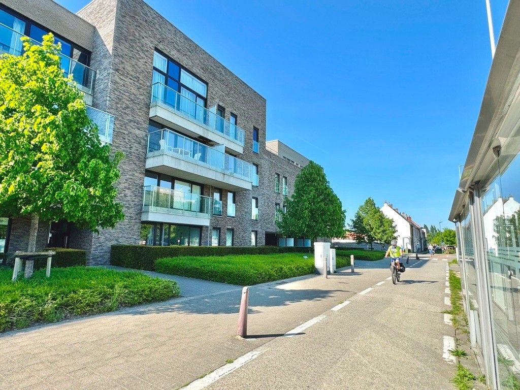 Zonnig tweeslaapkamerappartement met tuin en autostaanplaats in Zwijnaarde. foto 12