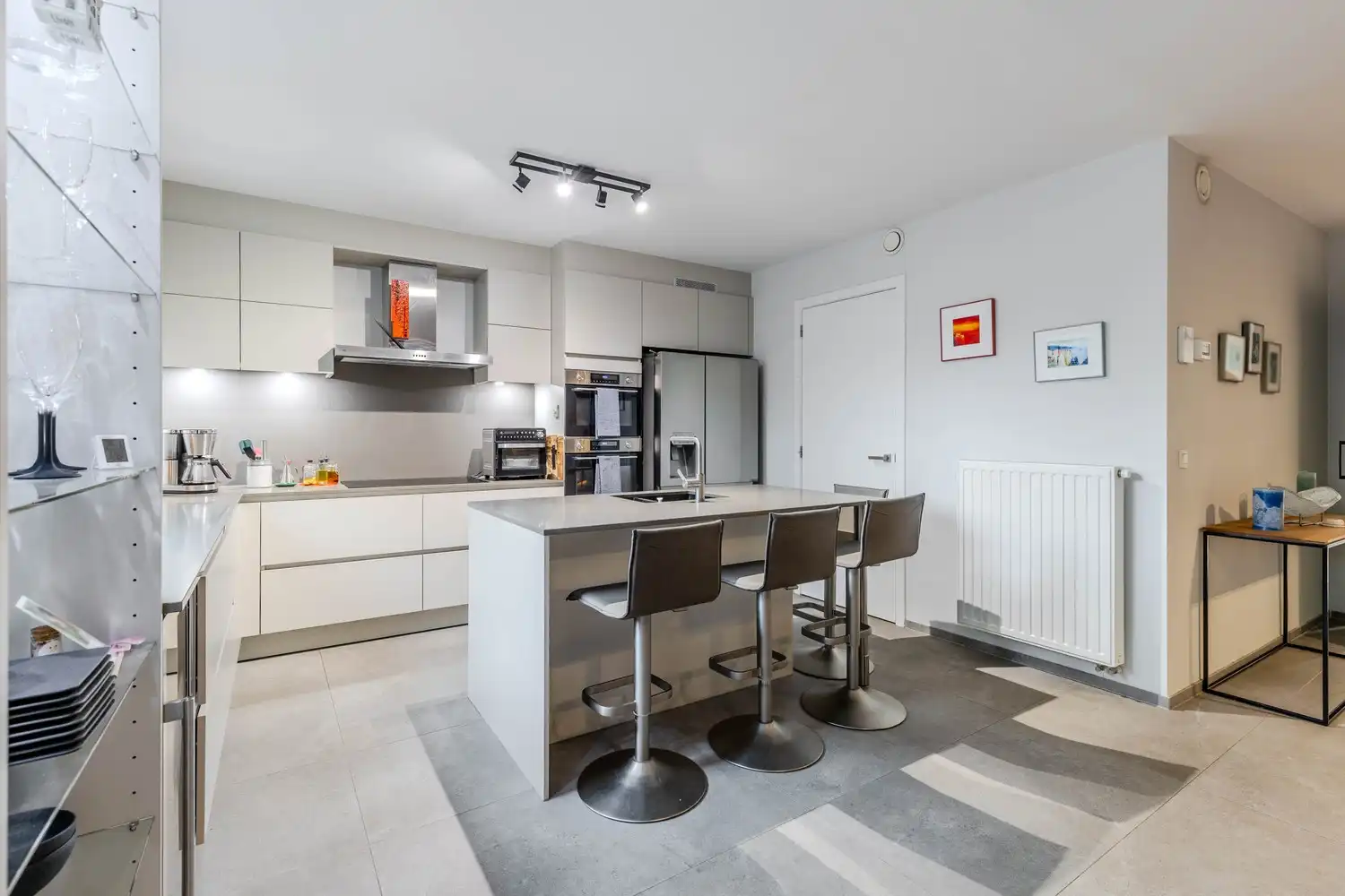 Stijlvol gelijkvloers 2-slaapkamerappartement met 2 badkamers, ruim terras en stadstuin in Lanaken foto 8
