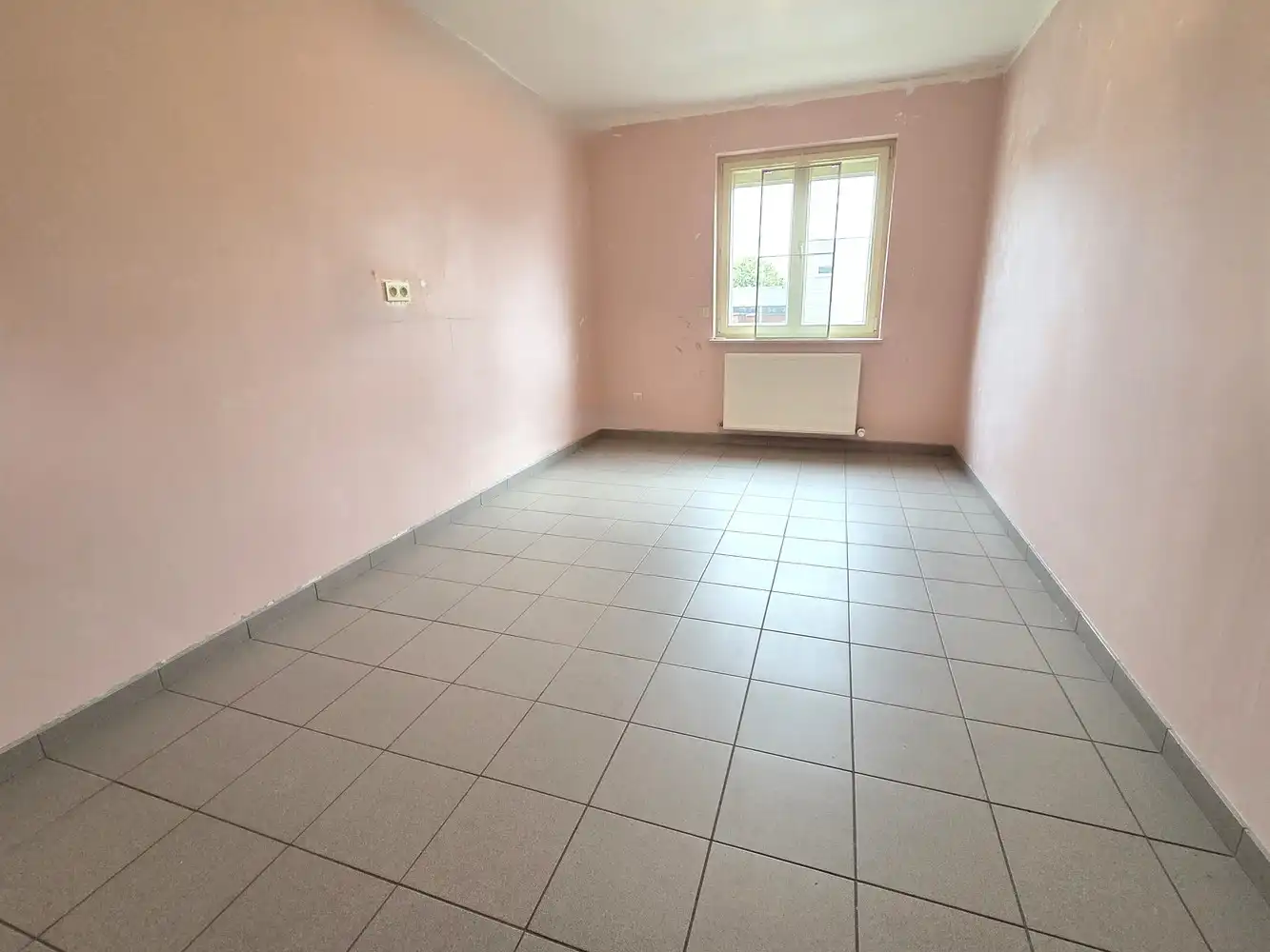 Zeer ruime gezinswoning te centrum Heist, 4 tot 5 slaapkamers met dubbele garage. foto 6