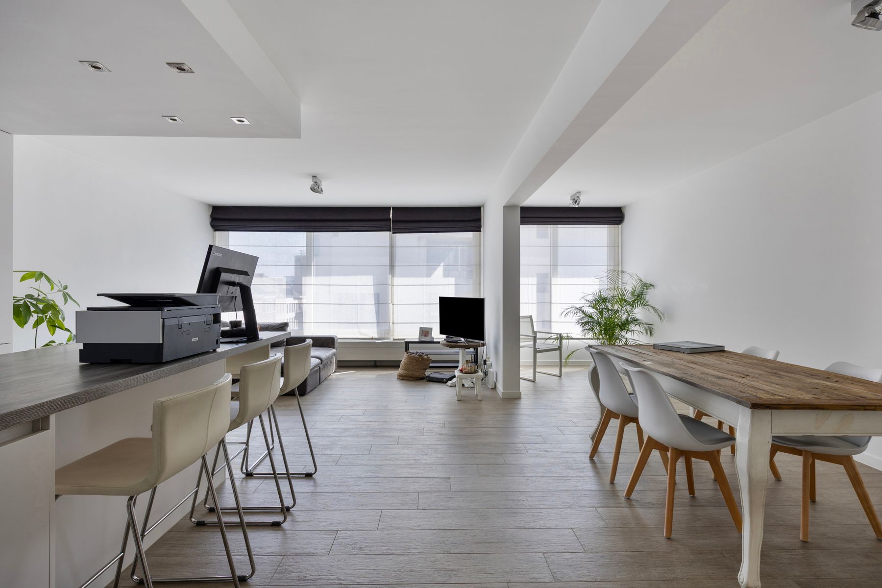 Instapklaar duplexappartement Complex Binnenhof foto {{pictureIndex}}