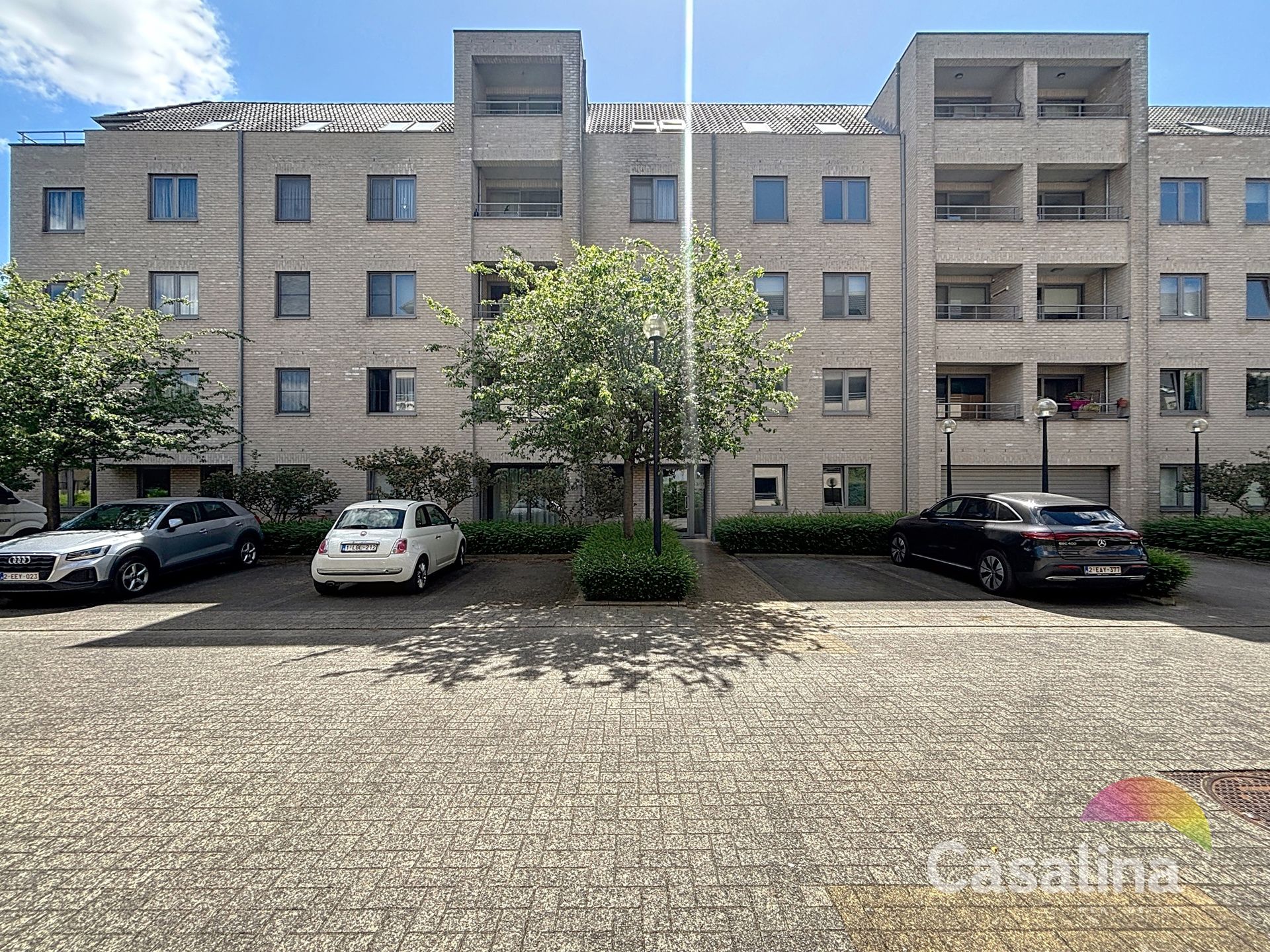 Ruim drie slaapkamer appartement te huur  foto 17
