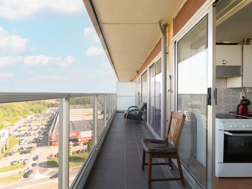 Te renoveren appartement met panoramisch zicht over Merksem foto 9