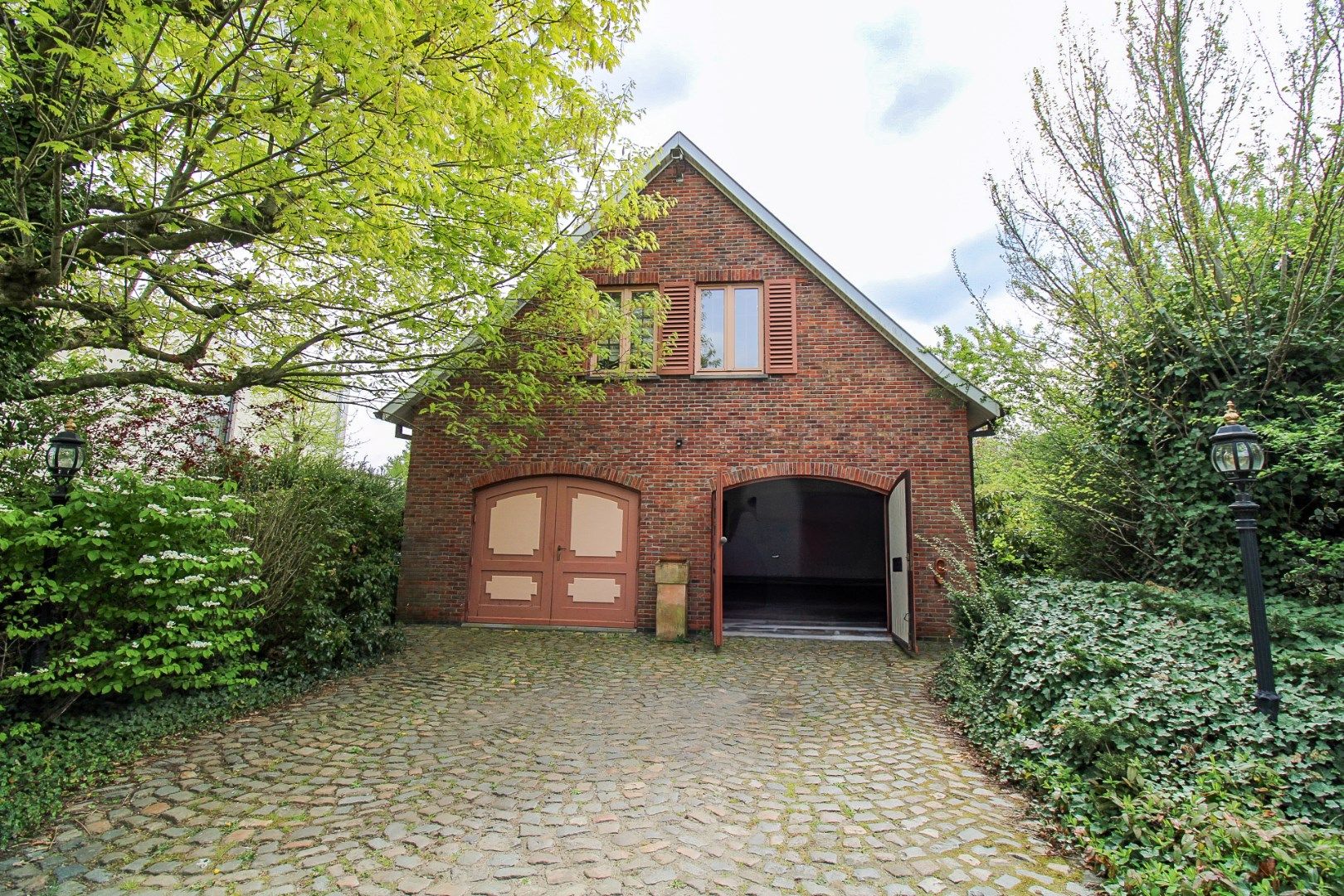 Luxe, ruimte en ontspanning onder één dak – exclusieve villa met zwembad en tennisveld te koop in Beveren! foto 18
